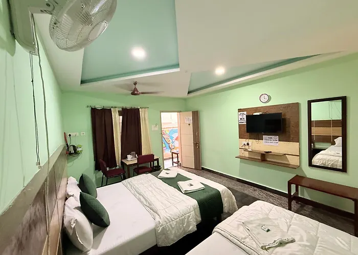 Sri Murugan Beach Paradise Hotel