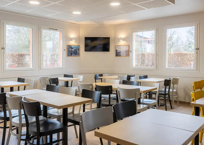 B&B HOTEL Auxerre Monéteau