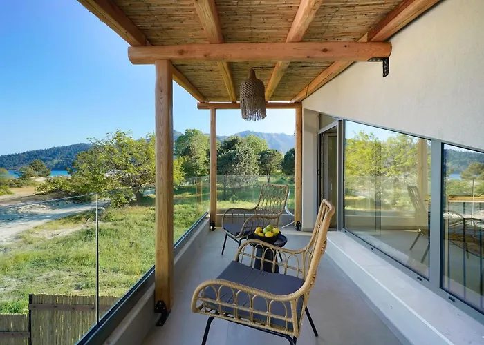 Amo Golden Suites