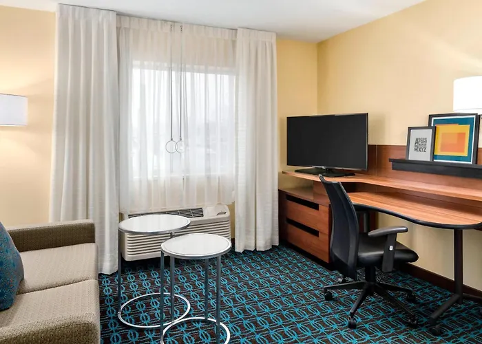Comfort Inn & Suites Lima Northwest