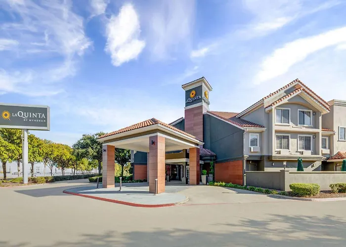 La Quinta By Wyndham Dallas Dfw Airport North