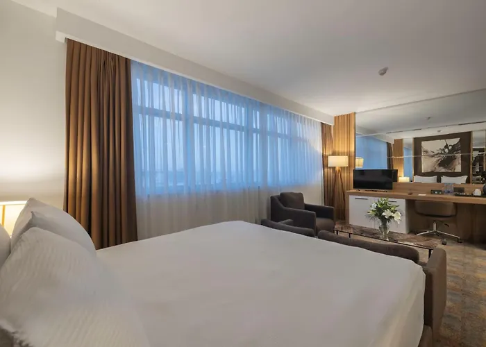 Grand Sapphire City Hotel