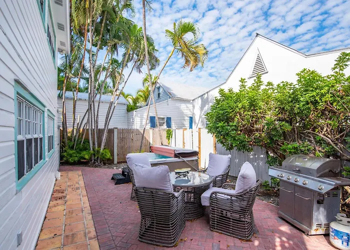 Duval Hideaway