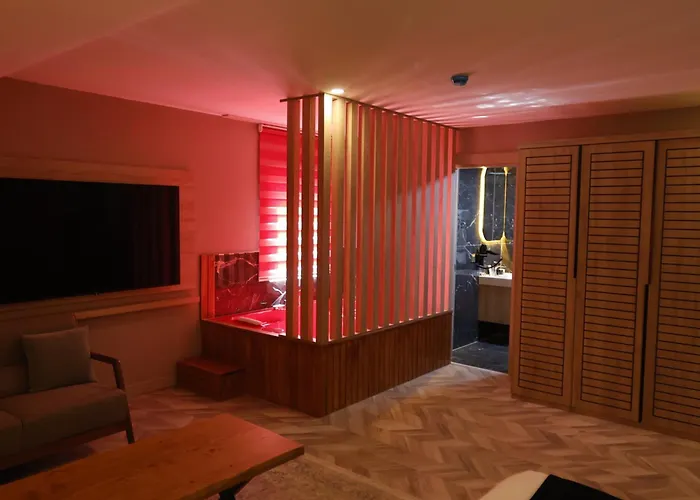 Iron Loft Hotel