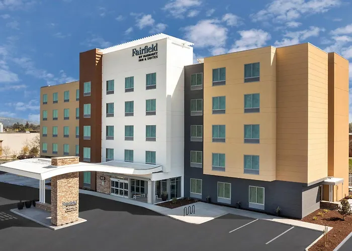 Fairfield Inn & Suites By Marriott Santa Rosa Rohnert Park