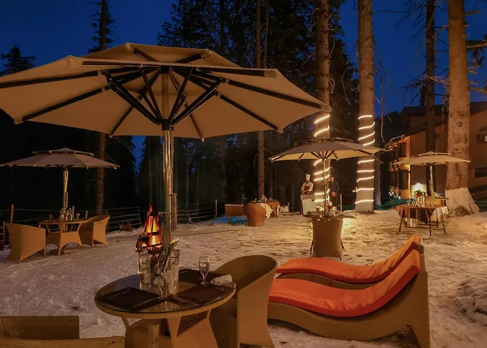 Hotel Pine Spring Gulmarg