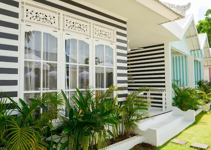 Ria Uluwatu, Tropical Chic Hotel