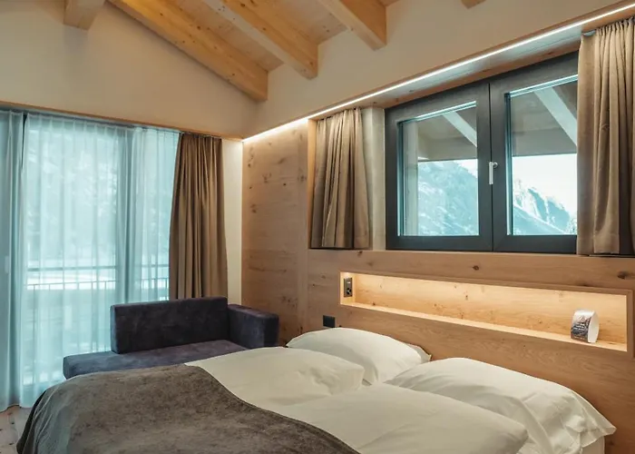 Hotel Porta Cervino - Parking & Dining