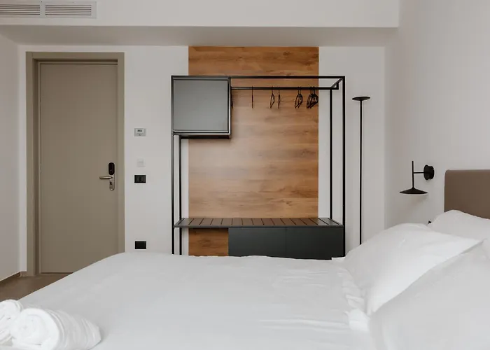 Belladonna Hotel