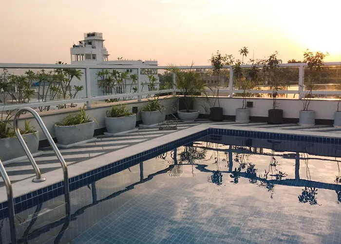Hotel Naren Villa