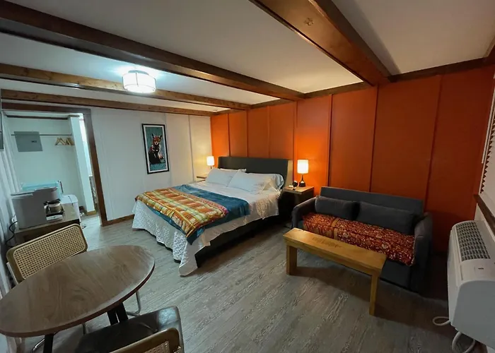 Sweet Forest Breeze, A Cook Forest Inn