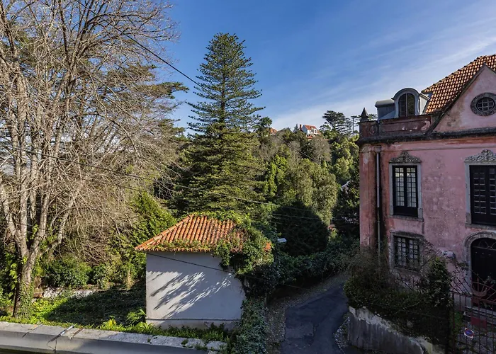 Unique Double Room In 17-Century Sintra Center Home With Snooker, Piano, Patio And Bbq