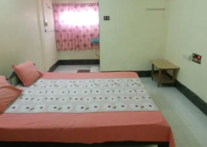 Raj Kamal Lodge