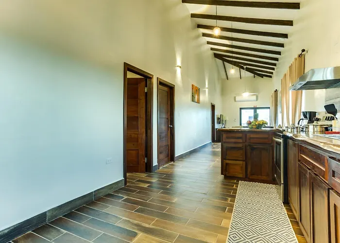 Louis' Apartments