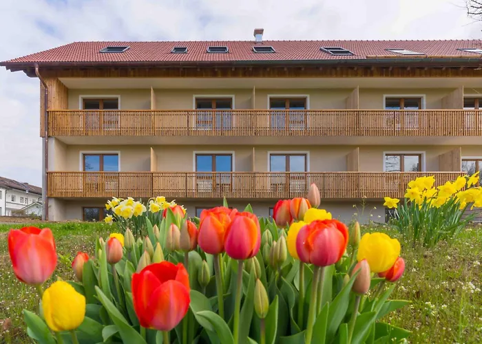 Chalet An der Brunnader-Ihr perfekter Rückzugsort in der Bayerischen Toskana-Überwiegend mit Klima-3Geh-Min zur Therme