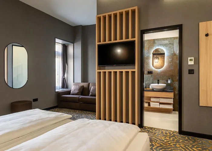 Urban Hotel