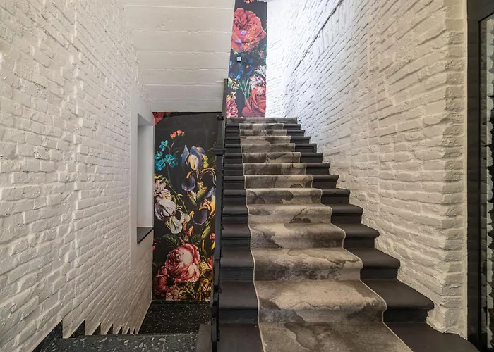 Urban Hotel
