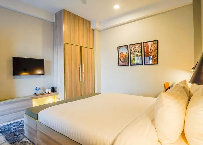 Roomy Crossroads Hotel, Peshawar
