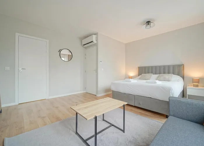 Hotel Trianon Saint Ouen