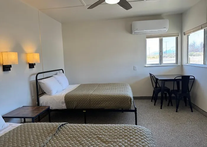 Eastern Sierra Motor Lodge