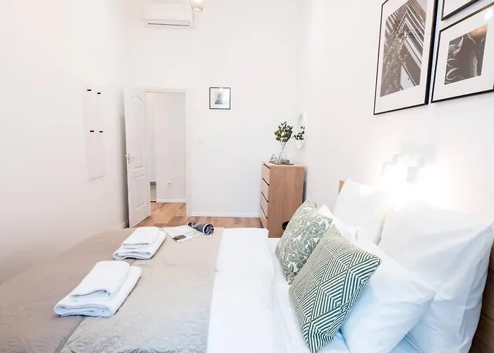 Super Central New And Modern Aircon Home