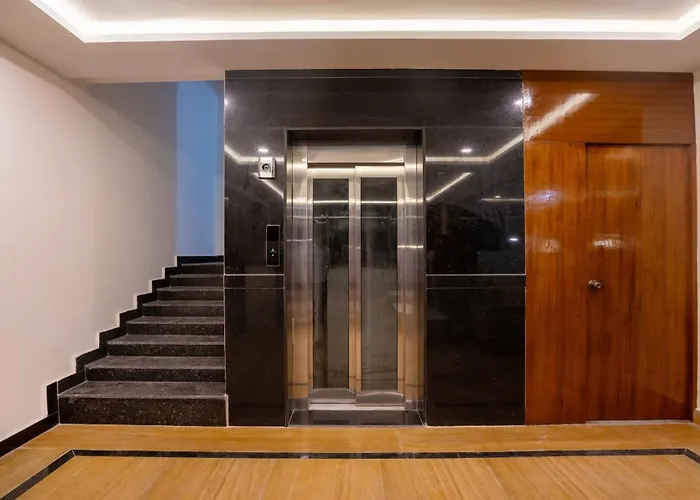 Treebo Purva Crest, Gachibowli Dlf
