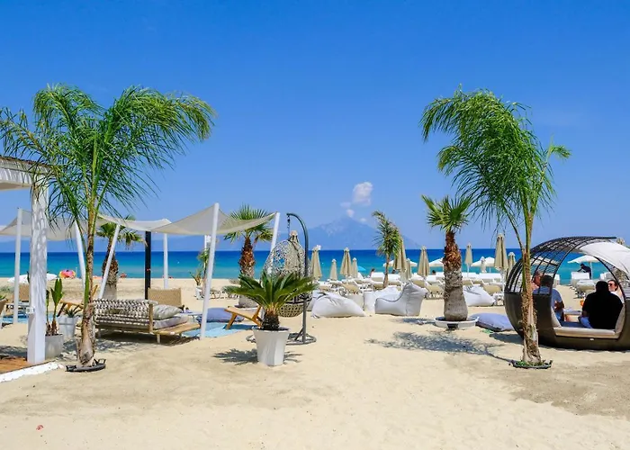 Cocoon Hotel-Beach Bar