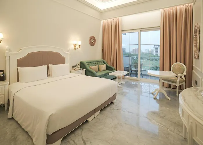 Hotel Hillock Ahmedabad