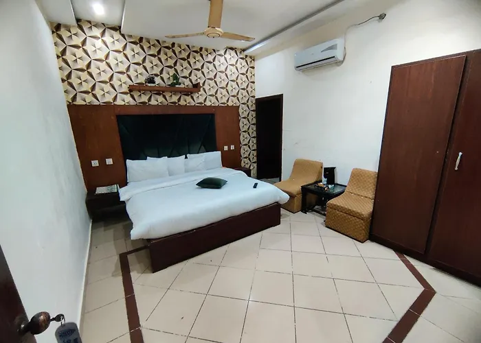 Hotel Pak Continentall Multan