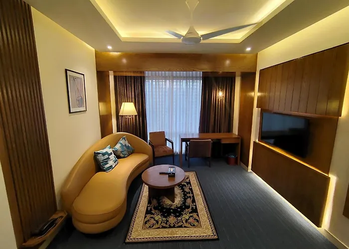 Royal Pearl Suites