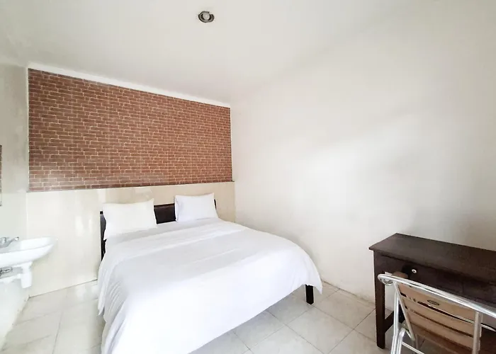 Reddoorz Near Jalan Slamet Riyadi Solo
