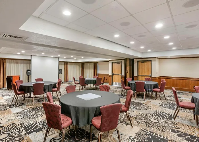 Best Western Plus Landmark Inn