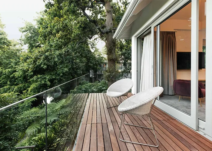 Vineyard Hotel