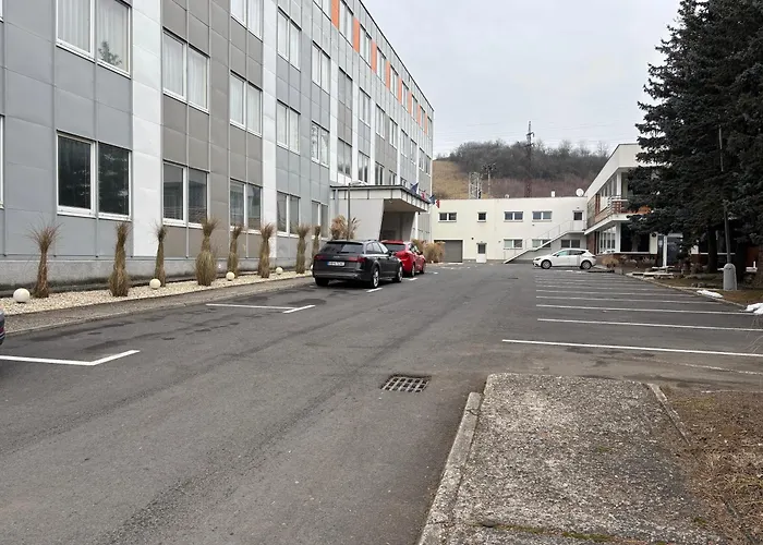 City Hotel B&B, Reception 24 7, 800M Od-From R1, Free Parking