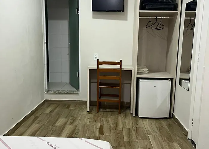 Hotel Salomão - Próximo a 25 de Março, Bom Retiro, Brás e Rua Santa Efigênia, a 2 minutos do Mirante Sampa Sky e pista de Skate Anhangabaú