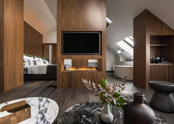 The Lynx Mountain Resort