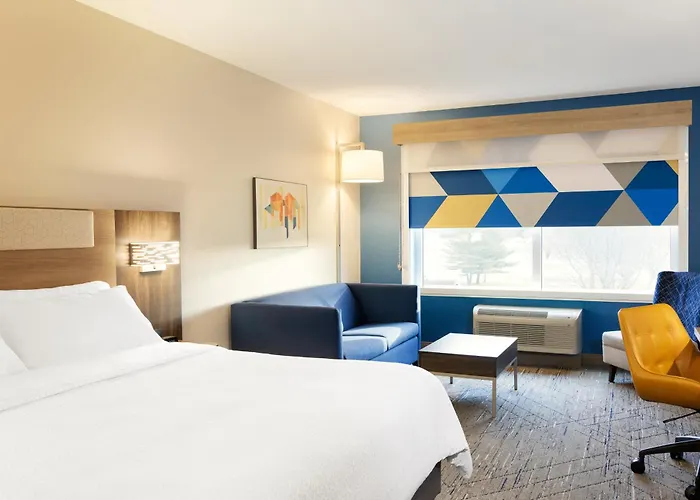 Holiday Inn Express & Suites Morrow - Atlanta South By Ihg
