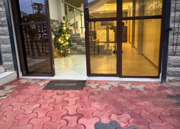 Canopy View Hotel