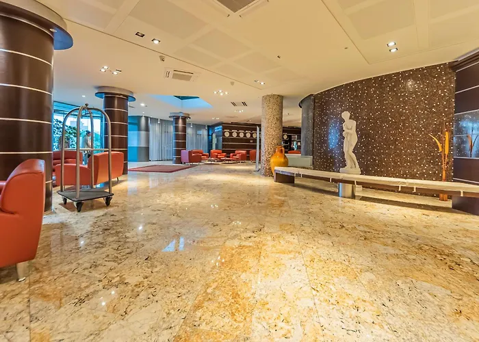 Dado Hotel International