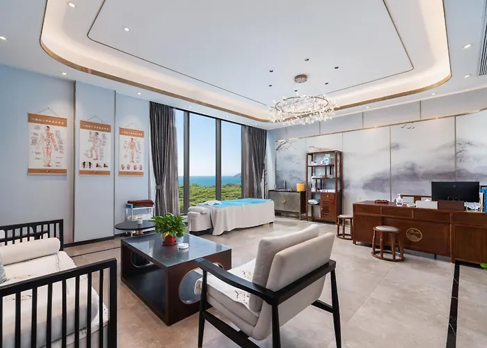 Sanya Dadonghai Seaview Hotel