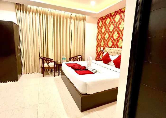 Hotel Lycoris Zirakpur Chandigarh !! Large Parking Space ! Luxury Rooms ! Ambala Chandigarh Highway