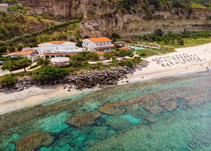 Borgo Di Riaci Beach Resort