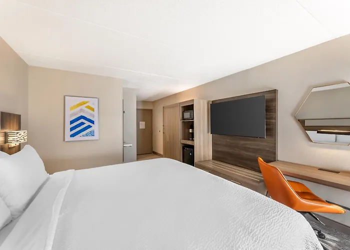 Holiday Inn Express Crestwood By Ihg