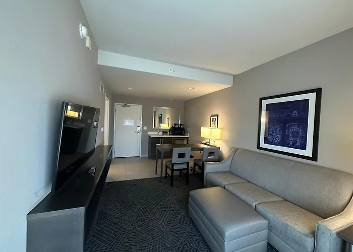 Embassy Suites By Hilton Kansas City Olathe