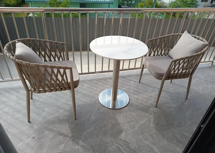 Hibiscus Suites And Residences