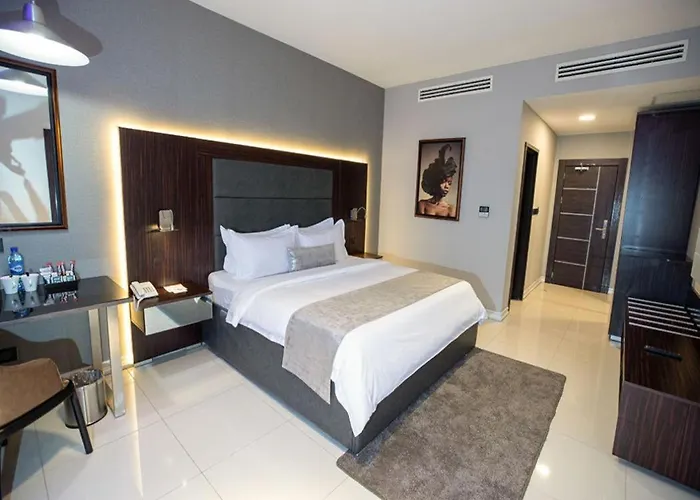 Tripod By Pedestal Hotel
