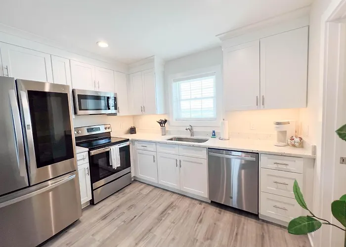 3002 Queen Suite, 3Rd Floor Surfside