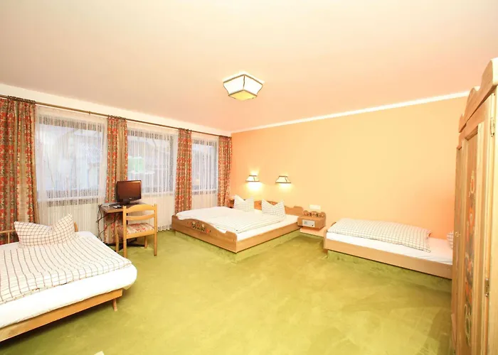 Hotel-Landgasthof Schuster