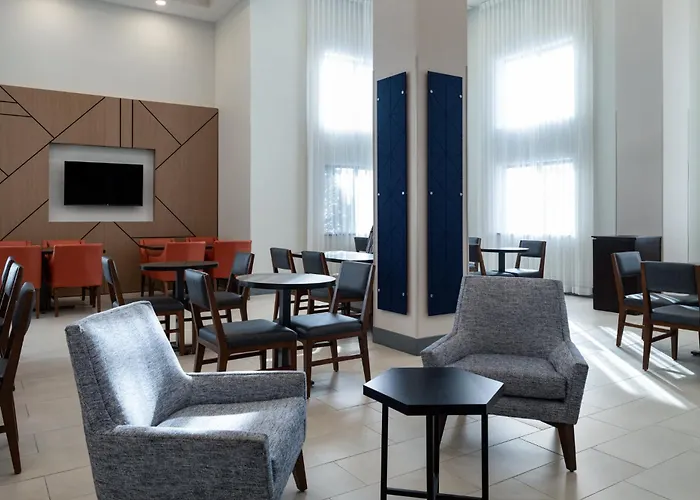 Holiday Inn Express & Suites Midwest City By Ihg