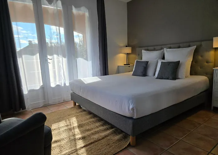 Hotel Le Saint-Genies